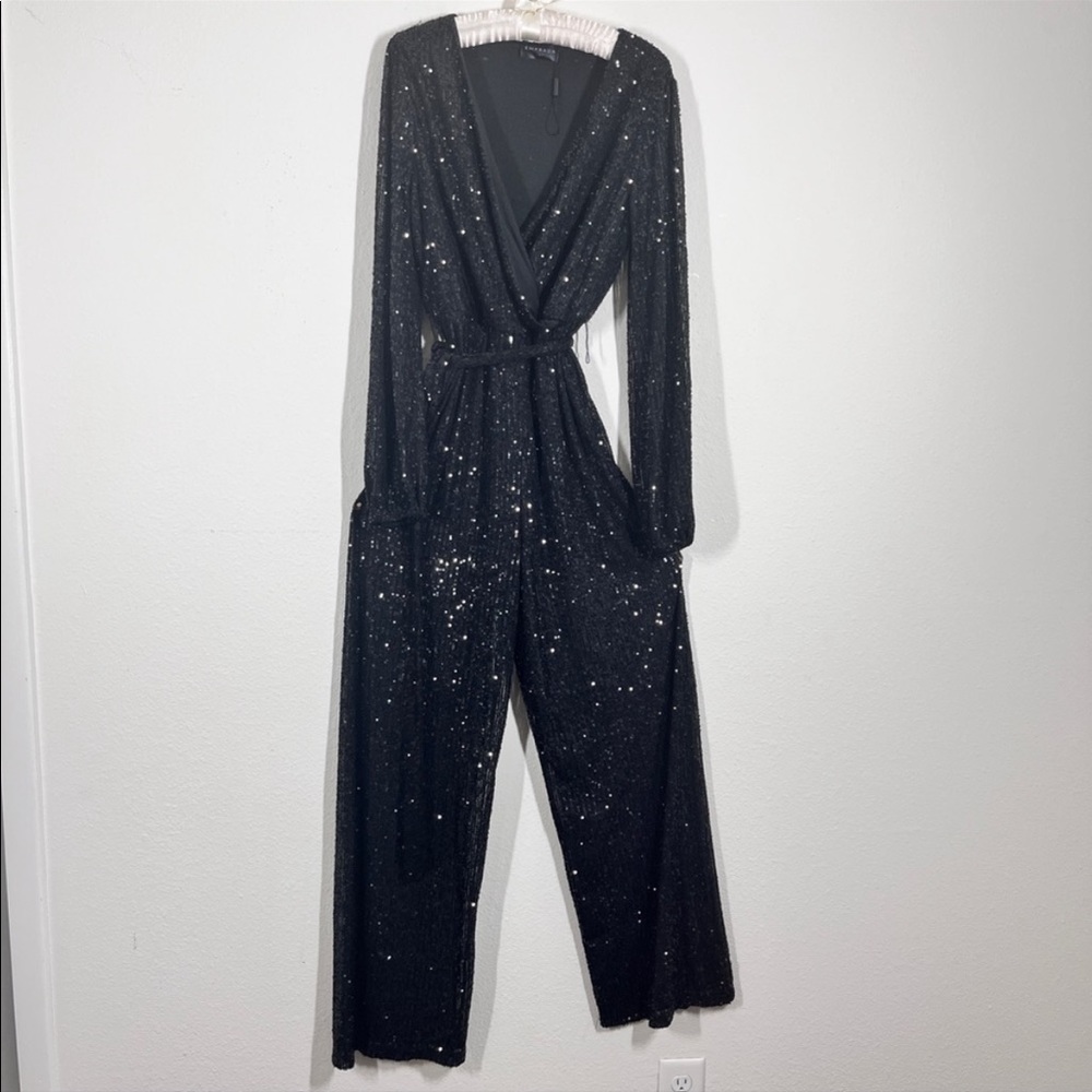 Emprada Black Sequin Long Sleeve V-Neck Jumpsuit 
Absolutely stunning
▪️Size L